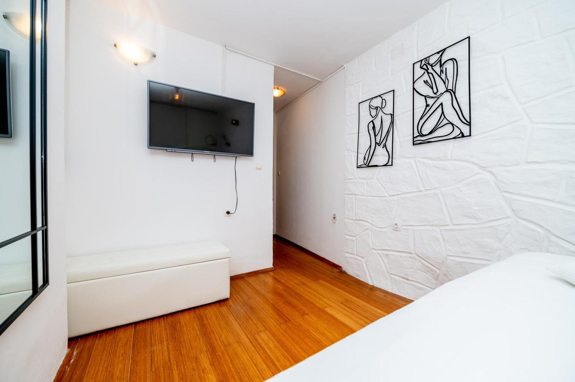 Apartments Vitoria Mali Losinj Luaran gambar