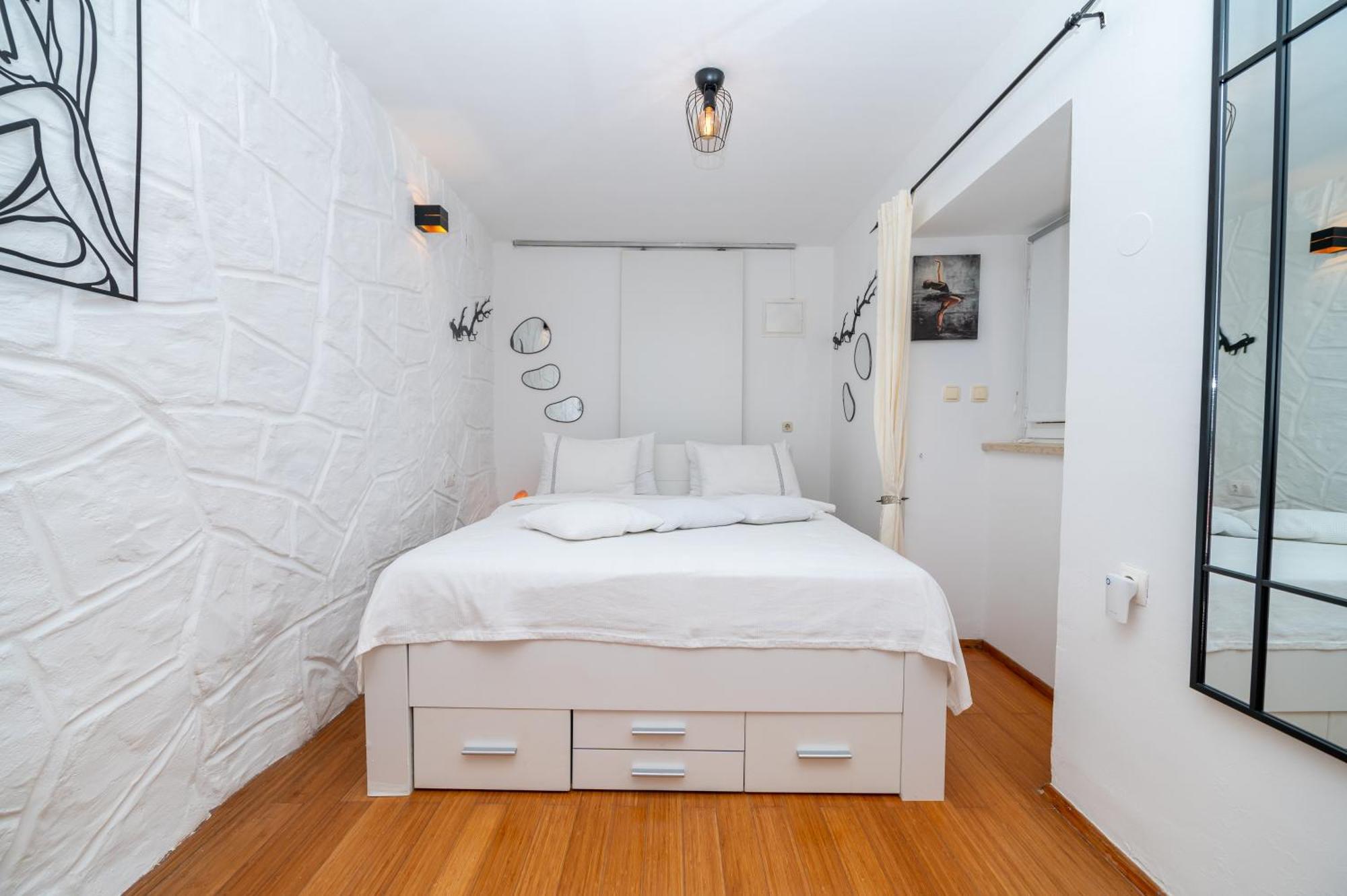 Apartments Vitoria Mali Losinj Luaran gambar