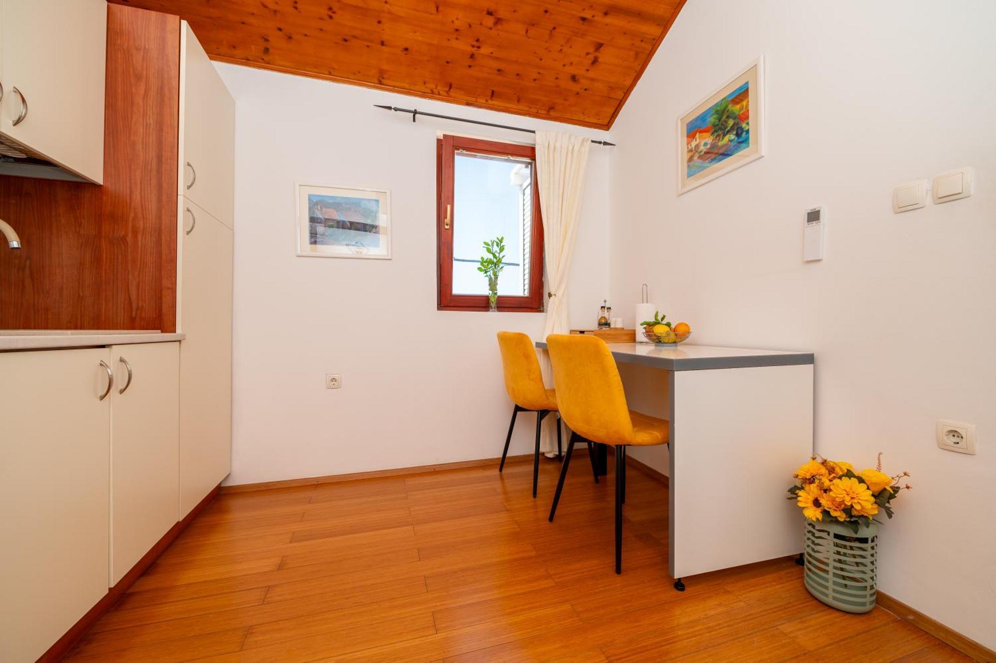 Apartments Vitoria Mali Losinj Luaran gambar