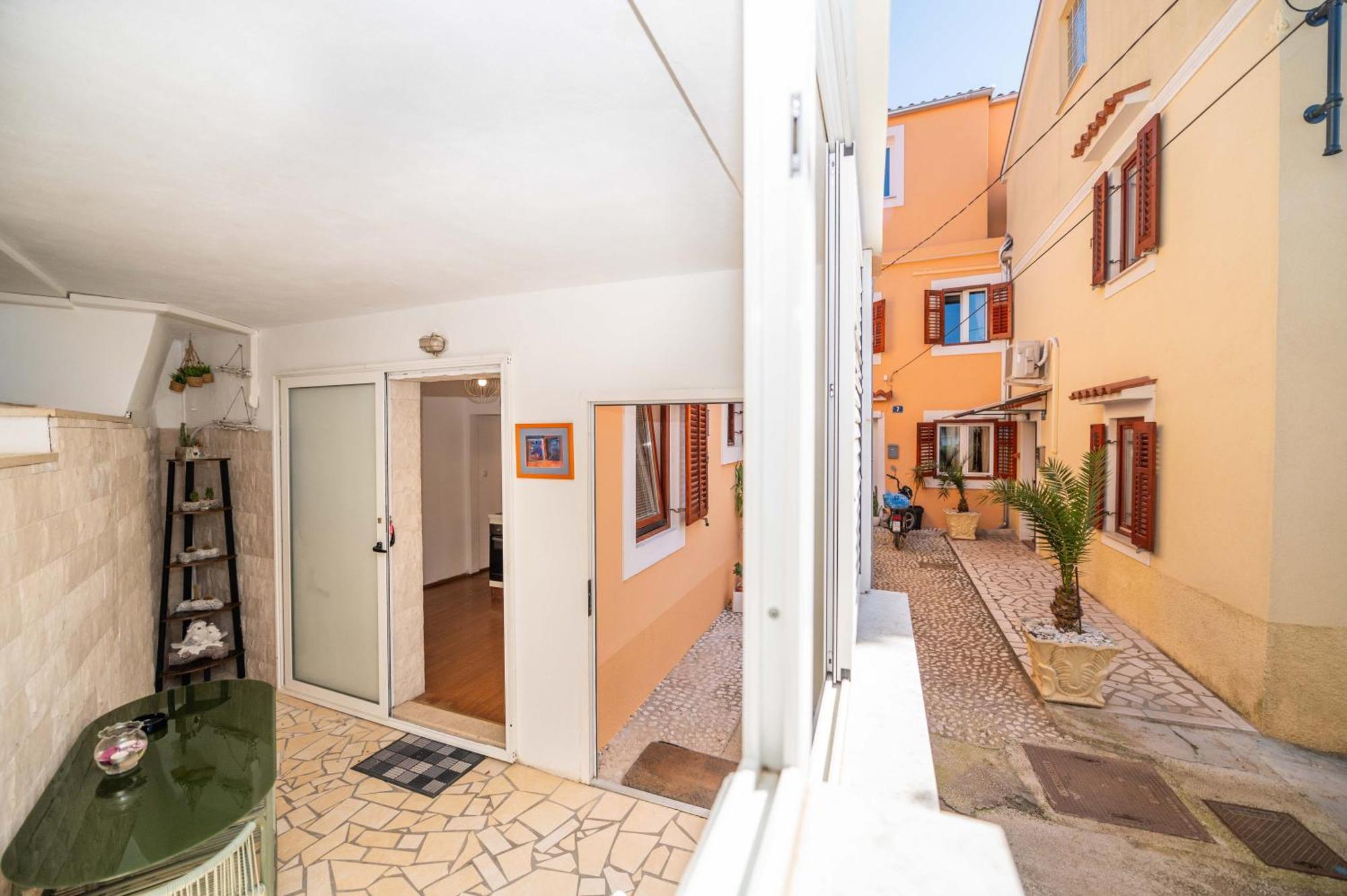 Apartments Vitoria Mali Losinj Luaran gambar