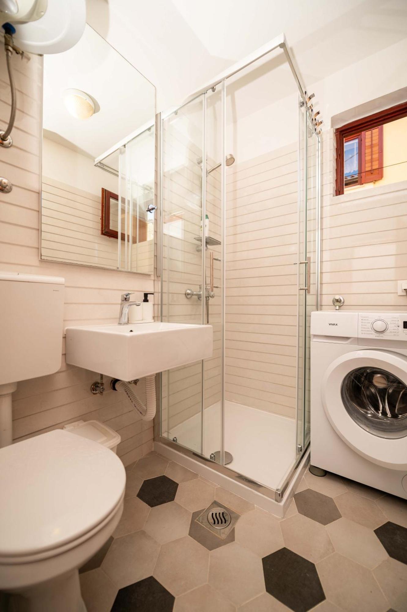 Apartments Vitoria Mali Losinj Luaran gambar