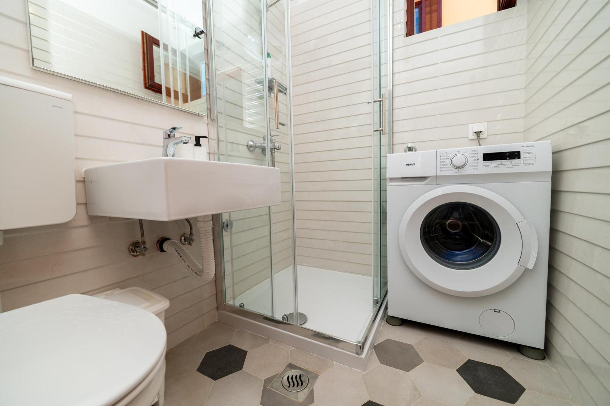 Apartments Vitoria Mali Losinj Luaran gambar