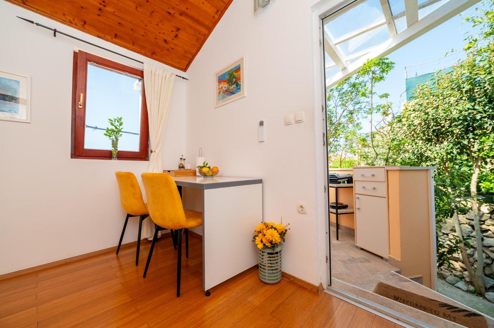 Apartments Vitoria Mali Losinj Luaran gambar