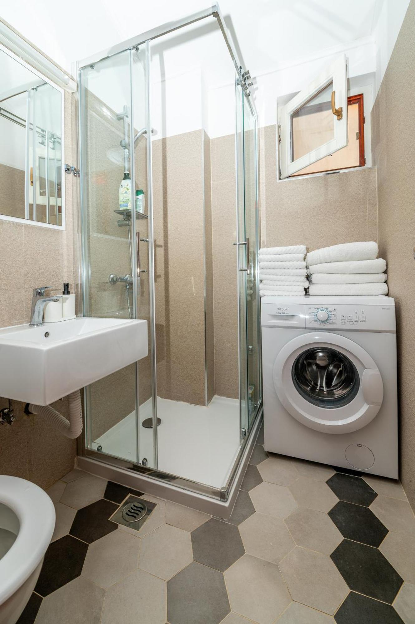 Apartments Vitoria Mali Losinj Luaran gambar
